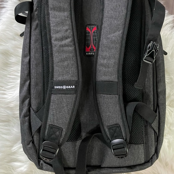 SwissGear Contoured 15-inch Laptop Backpack - Picture 4 of 8